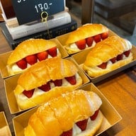 LoafyCo Market Place ทองหล่อ