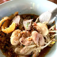 เมนูของร้าน ก๋วยเตี๋ยวตาม้วน