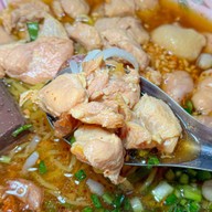 ก๋วยเตี๋ยวไก่ยายปอน