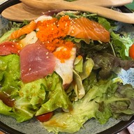 MAGURO Sushi เอสพลานาด รัชดาภิเษก