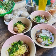 ชื่น..ก๋วยเตี๋ยวเรืออยุธยา สุขาภิบาล5