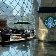 Starbucks สาทรสแควร์
