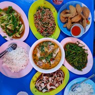 ต้มยำหัวปลาเฮียอ้วน