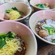 ชื่น..ก๋วยเตี๋ยวเรืออยุธยา สุขาภิบาล5