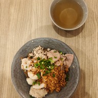 Nooze Nooze ก๋วยเตี๋ยวต้มยำ -