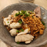 Nooze Nooze ก๋วยเตี๋ยวต้มยำ -