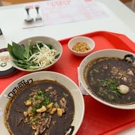 เกศเตี๋ยว ก๋วยเตี๋ยวเรือ (Kate Teaw Thai Boat Noodles) Central Chidlom