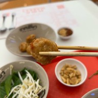 เกศเตี๋ยว ก๋วยเตี๋ยวเรือ (Kate Teaw Thai Boat Noodles) Central Chidlom