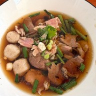 ก๋วยเตี๋ยวเนื้อตุ๋นนายสิงห์ ก๋วยเตี๋ยวเนื้อตุ๋น