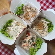 Leela on the go (ลีลาหมี่ไก่ฉีก) แบริ่ง