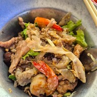 ก๋วยเตี๋ยวผัดงี่เง่า เจ๊เบญโอเดี้ยน เยาวราช