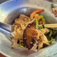 ก๋วยเตี๋ยวผัดงี่เง่า เจ๊เบญโอเดี้ยน เยาวราช