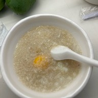 ร้านโจ๊กน้ำเต้าหู้ บีทีเอสสนามเป้าทางออก 3