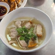เมนูของร้าน ก๋วยจั๊บเอกไพลิน ศรีนครินทร์
