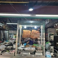 หน้าร้าน ก๋วยจั๊บเอกไพลิน ศรีนครินทร์