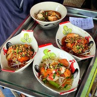 ป้าพรก๋วยเตี๋ยวหมูสูตรโบราณ พระนครศรีอยุธยา