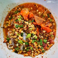 ป้าพรก๋วยเตี๋ยวหมูสูตรโบราณ พระนครศรีอยุธยา