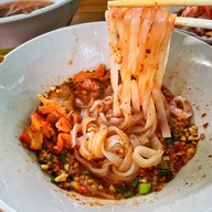 ป้าพรก๋วยเตี๋ยวหมูสูตรโบราณ พระนครศรีอยุธยา