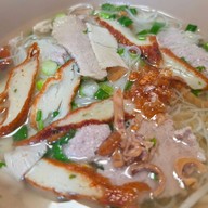 ก๋วยเตี๋ยวหมู่บ้านบึงเจ้าเก่า ต้นตำรับ (นายบักหุน) ซอยธนาคารกรุงไทย