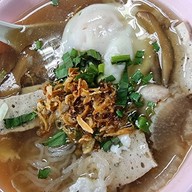เมนูของร้าน คุณแดงก๋วยจั๊บญวน พระอาทิตย์