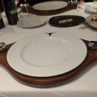 บรรยากาศ New York Steakhouse โรงแรมเจดับบลิว แมริออท กรุงเทพฯ
