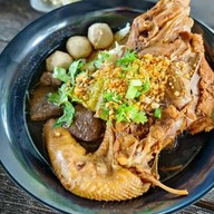 ก๊วยเตี๊ยวโครงไก่