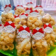 ผัดไทยและกะเพราพริกแห้งบ้านเฮียบอส