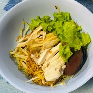 ก๋วยเตี๋ยวไก่ ปลาวาฬ