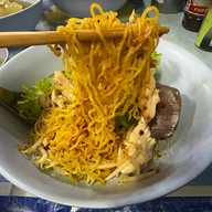 ก๋วยเตี๋ยวไก่ ปลาวาฬ