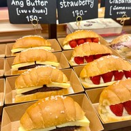 LoafyCo Market Place ทองหล่อ