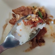 เมนูของร้าน ข้าวเหนียว + หมูทอด 25 บาท เซฟวันโก
