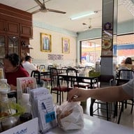 พรเทพ อาหารเช้า สาขา 1  ถ.ศรีเทพ