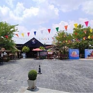 บรรยากาศ คลังนาปลาข้าว ชลบุรี