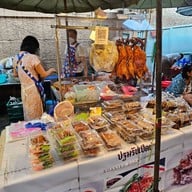 ตลาดตรอกหม้อ