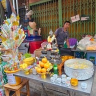 ตลาดตรอกหม้อ