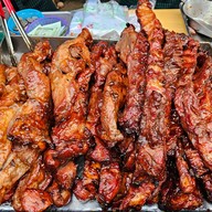 เมนูของร้าน นายโอวหมูแดงอบเตาถ่าน ตลาดตรอกหม้อ