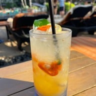 บรรยากาศ Riverside Splashing Songkran Pool Party