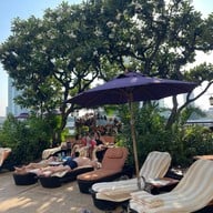 บรรยากาศ Riverside Splashing Songkran Pool Party