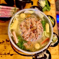 ม.ม้า หมูกระทะ&จิ้มจุ่ม ริมน้ำ