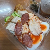 ข้าวหมูแดงหมูกรอบ ศรีวัช เชิญชิม รามอินทรา