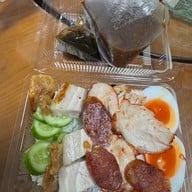 ข้าวหมูแดงหมูกรอบ ศรีวัช เชิญชิม รามอินทรา