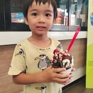 หน้าร้าน Dairy Queen ® ตลาดนานาเจริญ