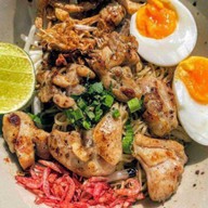 เตี๋ยวเรือซุปเปอร์แซ่บ!! ซีอิ๊วแห้ง ลองปะ..