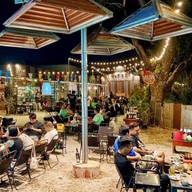 วุ่นวายแคมป์คาเฟ่ -