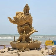 หาดบางแสน