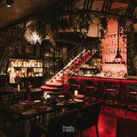 Medici Playhouse Italian Restaurant & Bar Bangkok โฮเทล มิวส์ กรุงเทพ