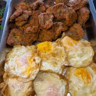 ร้านข้าวแกงพิดโลก