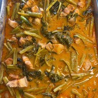 ร้านข้าวแกงพิดโลก