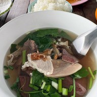 เมนูของร้าน ต้มเลือดหมูตลิ่งชัน