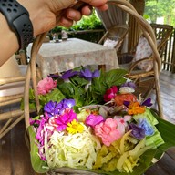 บ้านไร่ ไออรุณ